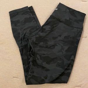Lululemon black camo size 8